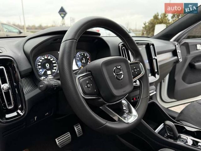 Білий Вольво XC40, об'ємом двигуна 1.97 л та пробігом 78 тис. км за 25800 $, фото 21 на Automoto.ua