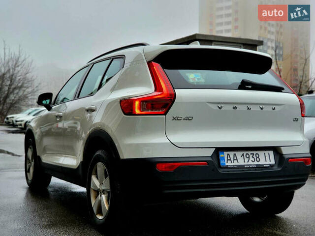 Белый Вольво XC40, объемом двигателя 1.97 л и пробегом 130 тыс. км за 24999 $, фото 6 на Automoto.ua