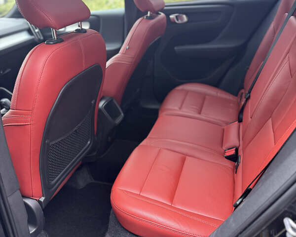 Белый Вольво XC40, объемом двигателя 1.97 л и пробегом 73 тыс. км за 21500 $, фото 17 на Automoto.ua