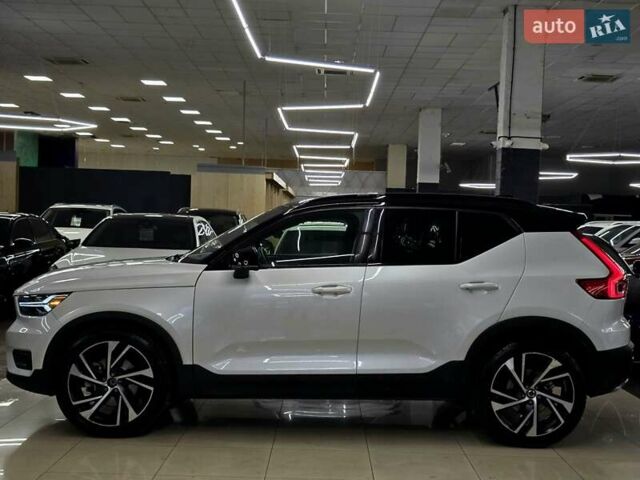 Білий Вольво XC40, об'ємом двигуна 1.97 л та пробігом 70 тис. км за 20999 $, фото 7 на Automoto.ua