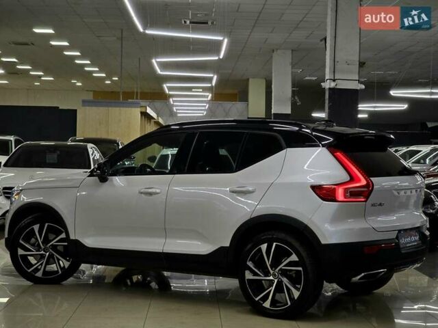 Белый Вольво XC40, объемом двигателя 1.97 л и пробегом 70 тыс. км за 20999 $, фото 6 на Automoto.ua