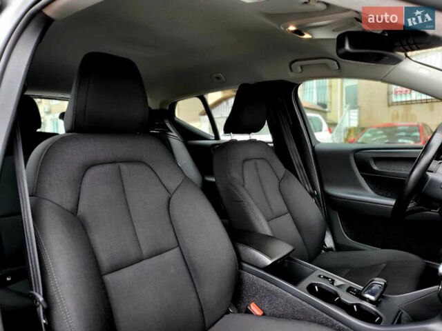 Белый Вольво XC40, объемом двигателя 1.97 л и пробегом 130 тыс. км за 24999 $, фото 10 на Automoto.ua