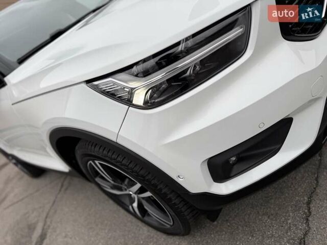 Білий Вольво XC40, об'ємом двигуна 1.97 л та пробігом 78 тис. км за 25800 $, фото 13 на Automoto.ua