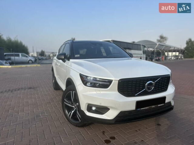 Белый Вольво XC40, объемом двигателя 1.97 л и пробегом 114 тыс. км за 25300 $, фото 1 на Automoto.ua