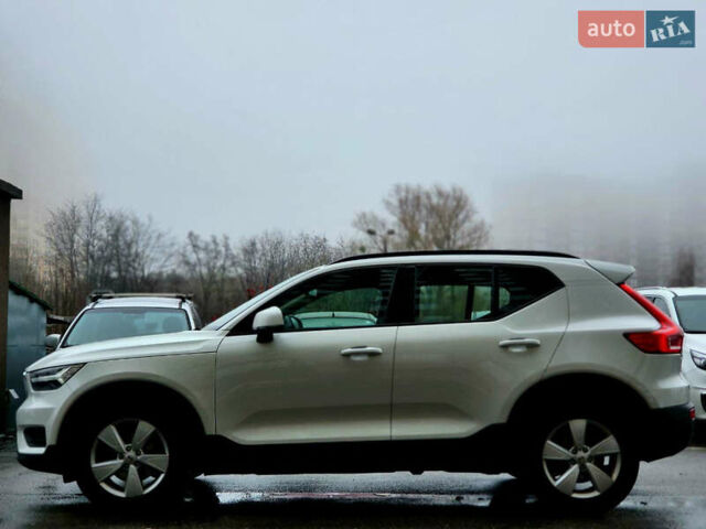Белый Вольво XC40, объемом двигателя 1.97 л и пробегом 130 тыс. км за 24999 $, фото 3 на Automoto.ua