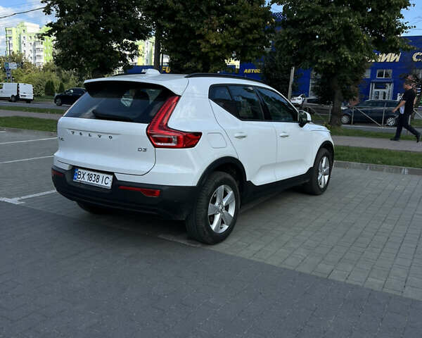Белый Вольво XC40, объемом двигателя 1.97 л и пробегом 245 тыс. км за 27600 $, фото 7 на Automoto.ua
