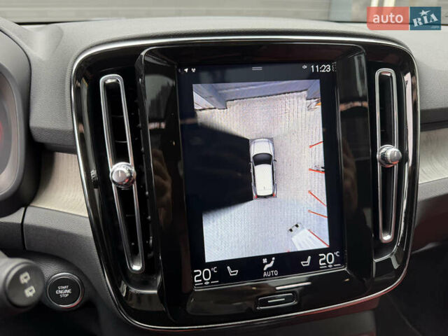 Белый Вольво XC40, объемом двигателя 1.97 л и пробегом 95 тыс. км за 29500 $, фото 51 на Automoto.ua