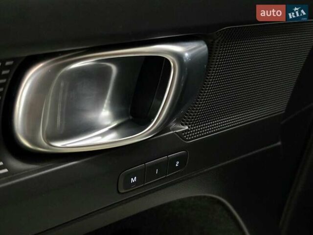 Белый Вольво XC40, объемом двигателя 1.97 л и пробегом 70 тыс. км за 20999 $, фото 10 на Automoto.ua