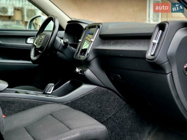 Белый Вольво XC40, объемом двигателя 1.97 л и пробегом 130 тыс. км за 24999 $, фото 8 на Automoto.ua