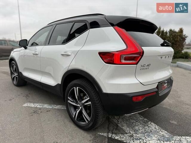 Білий Вольво XC40, об'ємом двигуна 1.97 л та пробігом 78 тис. км за 25800 $, фото 9 на Automoto.ua