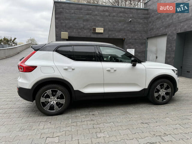 Белый Вольво XC40, объемом двигателя 1.97 л и пробегом 95 тыс. км за 29500 $, фото 26 на Automoto.ua