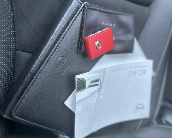 Белый Вольво XC40, объемом двигателя 1.97 л и пробегом 114 тыс. км за 25300 $, фото 38 на Automoto.ua