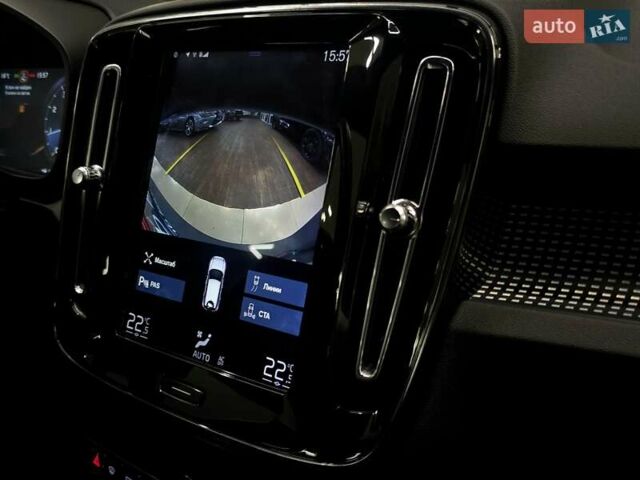 Білий Вольво XC40, об'ємом двигуна 1.97 л та пробігом 70 тис. км за 20999 $, фото 16 на Automoto.ua