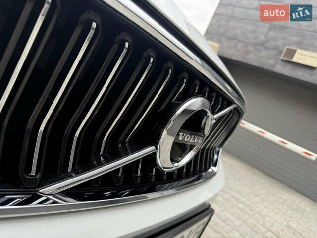 Белый Вольво XC40, объемом двигателя 1.97 л и пробегом 95 тыс. км за 29500 $, фото 21 на Automoto.ua