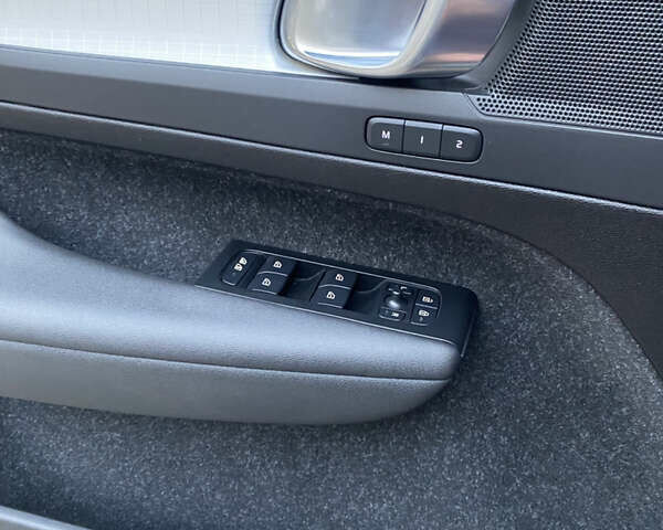 Білий Вольво XC40, об'ємом двигуна 1.97 л та пробігом 33 тис. км за 29000 $, фото 34 на Automoto.ua