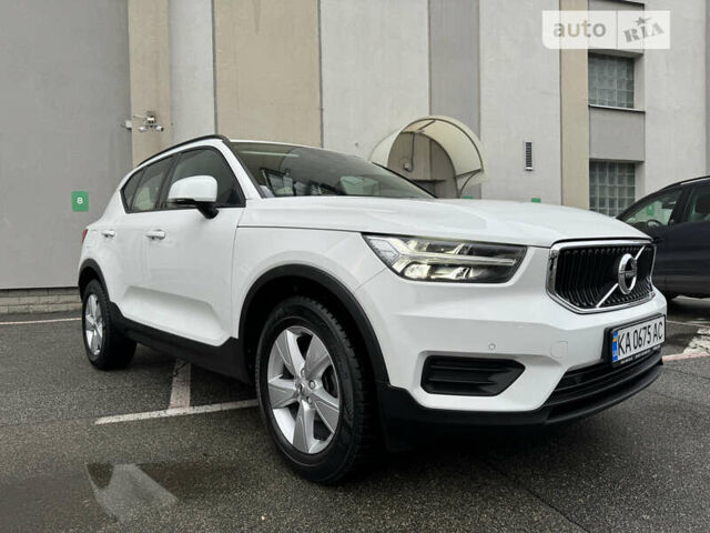 Білий Вольво XC40, об'ємом двигуна 1.48 л та пробігом 63 тис. км за 29999 $, фото 2 на Automoto.ua