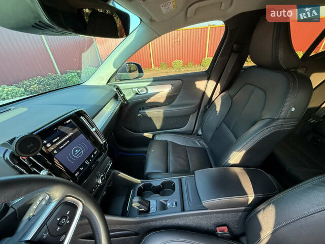 Белый Вольво XC40, объемом двигателя 1.97 л и пробегом 99 тыс. км за 34500 $, фото 12 на Automoto.ua