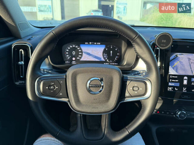 Белый Вольво XC40, объемом двигателя 1.97 л и пробегом 99 тыс. км за 34500 $, фото 5 на Automoto.ua