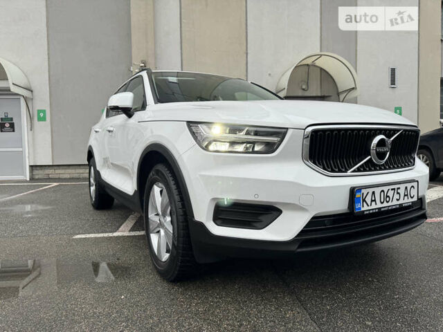 Белый Вольво XC40, объемом двигателя 1.48 л и пробегом 63 тыс. км за 29999 $, фото 4 на Automoto.ua