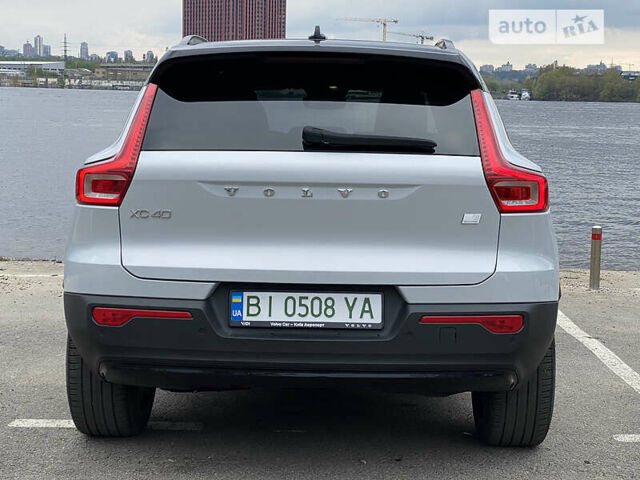 Белый Вольво XC40, объемом двигателя 0 л и пробегом 18 тыс. км за 45700 $, фото 4 на Automoto.ua