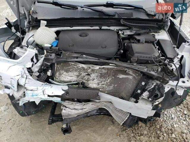 Белый Вольво XC40, объемом двигателя 2 л и пробегом 78 тыс. км за 11900 $, фото 10 на Automoto.ua