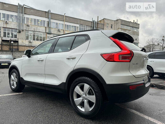 Белый Вольво XC40, объемом двигателя 1.48 л и пробегом 63 тыс. км за 29999 $, фото 12 на Automoto.ua