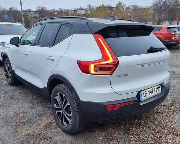 Вольво XC40 2020 в Днепре (Днепропетровске) на Automoto.ua Белый Вольво XC40, объемом двигателя 1.97 л и пробегом 3 тыс. км за 34000 $, фото 24 на Automoto.ua