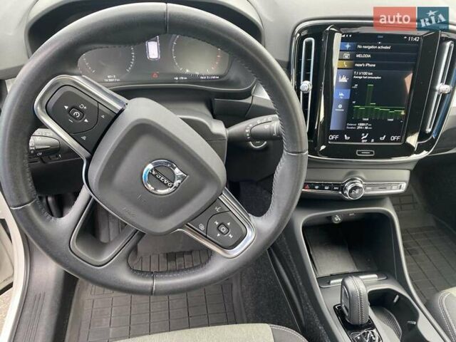 Белый Вольво XC40, объемом двигателя 1.48 л и пробегом 83 тыс. км за 30000 $, фото 9 на Automoto.ua