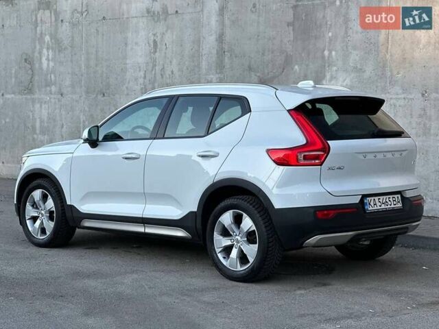 Белый Вольво XC40, объемом двигателя 1.97 л и пробегом 95 тыс. км за 27000 $, фото 6 на Automoto.ua