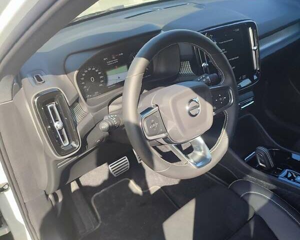 Вольво XC40 2020 в Днепре (Днепропетровске) на Automoto.ua Белый Вольво XC40, объемом двигателя 1.97 л и пробегом 3 тыс. км за 34000 $, фото 7 на Automoto.ua