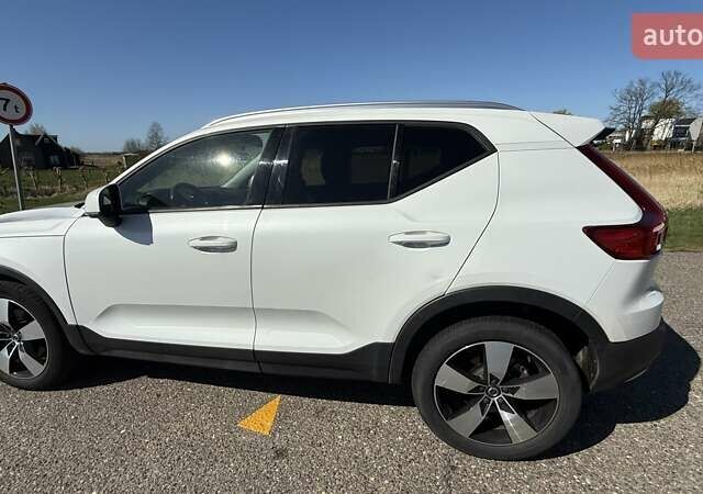 Белый Вольво XC40, объемом двигателя 1.97 л и пробегом 40 тыс. км за 35200 $, фото 10 на Automoto.ua