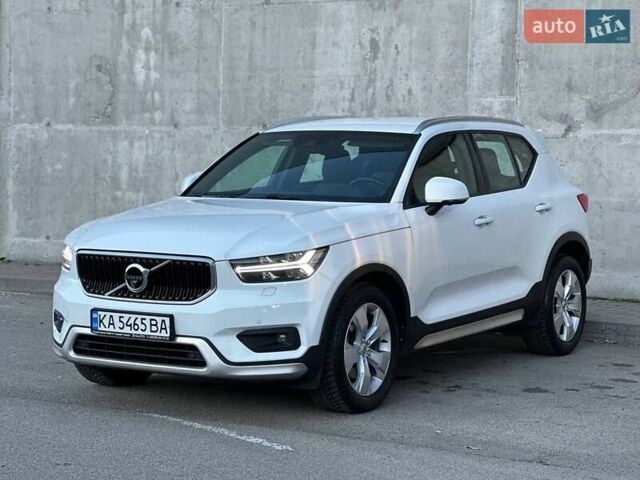 Белый Вольво XC40, объемом двигателя 1.97 л и пробегом 95 тыс. км за 27000 $, фото 15 на Automoto.ua