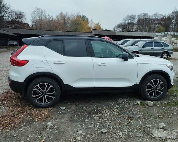 Вольво XC40 2020 в Днепре (Днепропетровске) на Automoto.ua Белый Вольво XC40, объемом двигателя 1.97 л и пробегом 3 тыс. км за 34000 $, фото 25 на Automoto.ua
