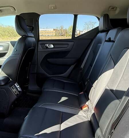 Белый Вольво XC40, объемом двигателя 1.97 л и пробегом 40 тыс. км за 35200 $, фото 6 на Automoto.ua