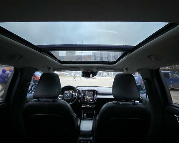 Білий Вольво XC40, об'ємом двигуна 1.97 л та пробігом 33 тис. км за 29000 $, фото 23 на Automoto.ua