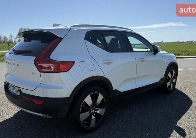 Белый Вольво XC40, объемом двигателя 1.97 л и пробегом 40 тыс. км за 35200 $, фото 3 на Automoto.ua