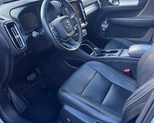Білий Вольво XC40, об'ємом двигуна 2 л та пробігом 91 тис. км за 23300 $, фото 18 на Automoto.ua