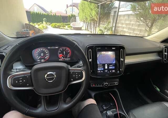 Белый Вольво XC40, объемом двигателя 1.97 л и пробегом 63 тыс. км за 29100 $, фото 11 на Automoto.ua