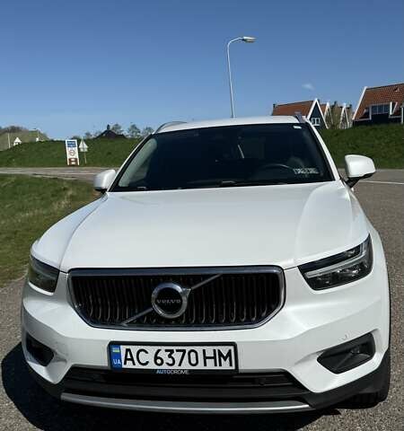 Белый Вольво XC40, объемом двигателя 1.97 л и пробегом 40 тыс. км за 35200 $, фото 5 на Automoto.ua