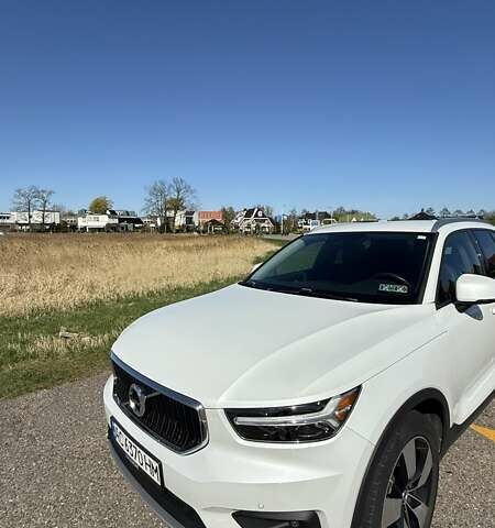 Белый Вольво XC40, объемом двигателя 1.97 л и пробегом 40 тыс. км за 35200 $, фото 11 на Automoto.ua