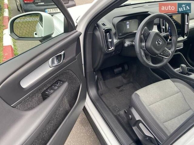 Белый Вольво XC40, объемом двигателя 1.48 л и пробегом 83 тыс. км за 30000 $, фото 10 на Automoto.ua