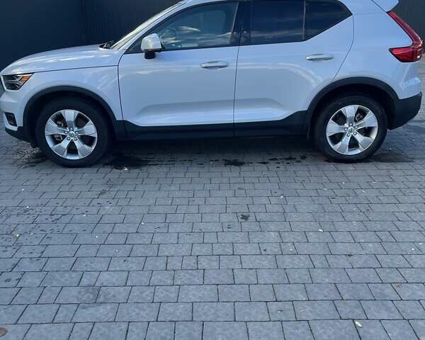 Білий Вольво XC40, об'ємом двигуна 2 л та пробігом 91 тис. км за 23300 $, фото 3 на Automoto.ua