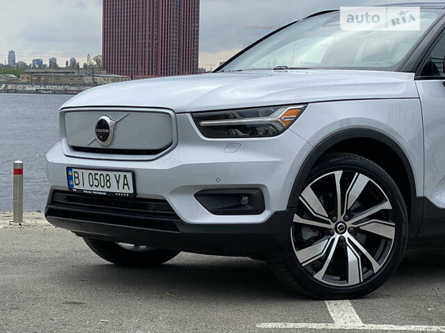 Белый Вольво XC40, объемом двигателя 0 л и пробегом 18 тыс. км за 45700 $, фото 8 на Automoto.ua