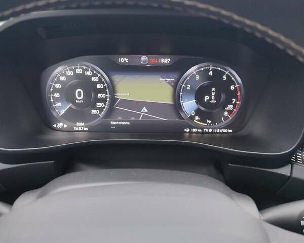 Вольво XC40 2020 в Днепре (Днепропетровске) на Automoto.ua Белый Вольво XC40, объемом двигателя 1.97 л и пробегом 3 тыс. км за 34000 $, фото 16 на Automoto.ua