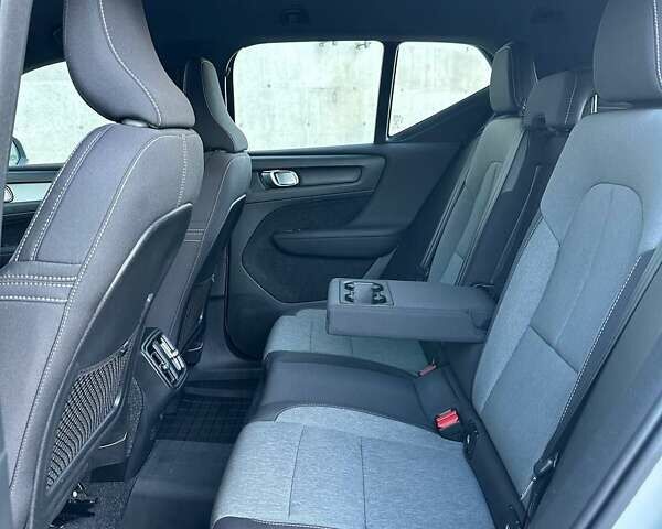 Белый Вольво XC40, объемом двигателя 1.97 л и пробегом 95 тыс. км за 27000 $, фото 40 на Automoto.ua