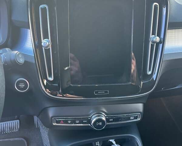 Білий Вольво XC40, об'ємом двигуна 2 л та пробігом 91 тис. км за 23300 $, фото 20 на Automoto.ua