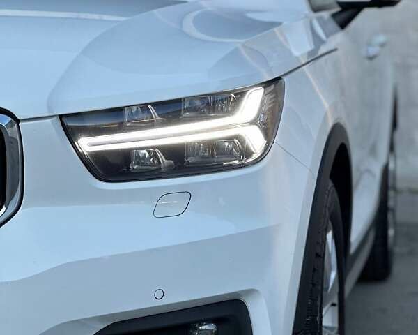 Белый Вольво XC40, объемом двигателя 1.97 л и пробегом 95 тыс. км за 27000 $, фото 8 на Automoto.ua