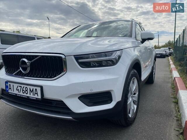 Белый Вольво XC40, объемом двигателя 1.48 л и пробегом 83 тыс. км за 30000 $, фото 2 на Automoto.ua