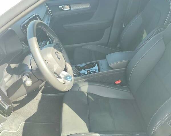 Вольво XC40 2020 в Днепре (Днепропетровске) на Automoto.ua Белый Вольво XC40, объемом двигателя 1.97 л и пробегом 3 тыс. км за 34000 $, фото 8 на Automoto.ua