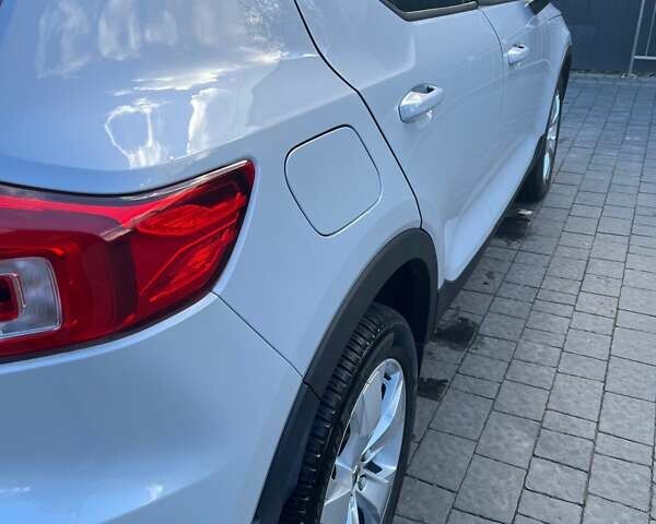 Білий Вольво XC40, об'ємом двигуна 2 л та пробігом 91 тис. км за 23300 $, фото 8 на Automoto.ua